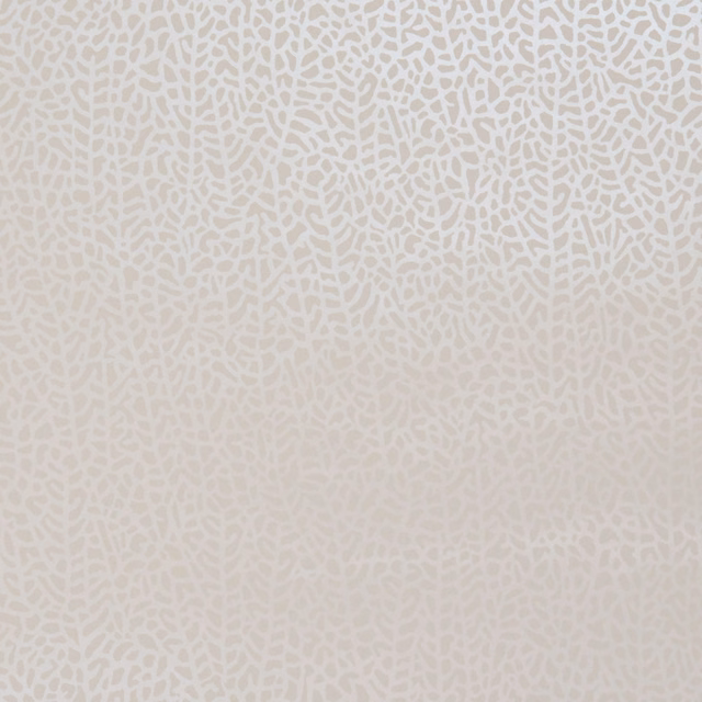 Pale ivory wallpaper with a close-set pearl-grey branching organic lattice motif.