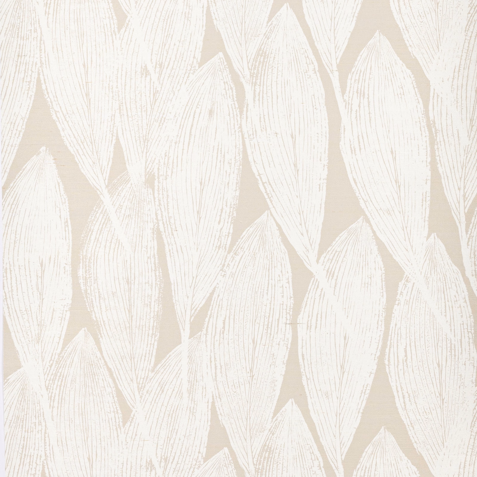 Warm beige sisal wallpaper with large ivory leaves and fine fibrous line detailing