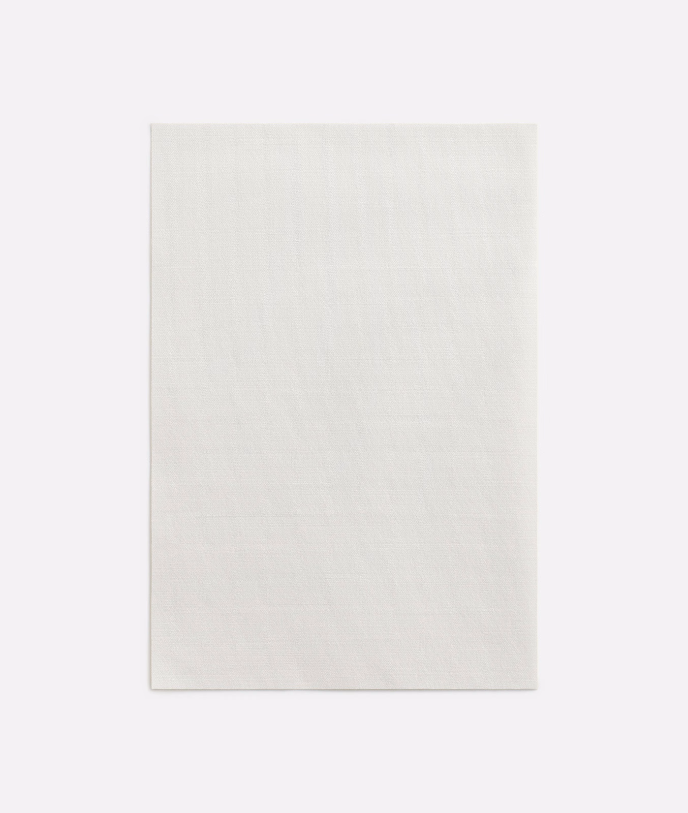 Near-white Perla swatch with a faint fine weave and softly greyed tone