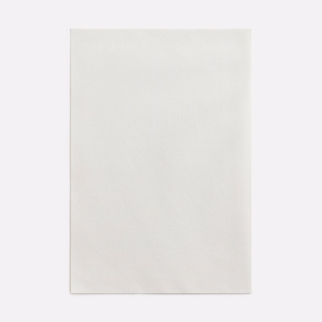 Near-white Perla swatch with a faint fine weave and softly greyed tone