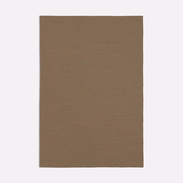 Warm taupe Tela Italiana Sand swatch showing a fine horizontal plain weave