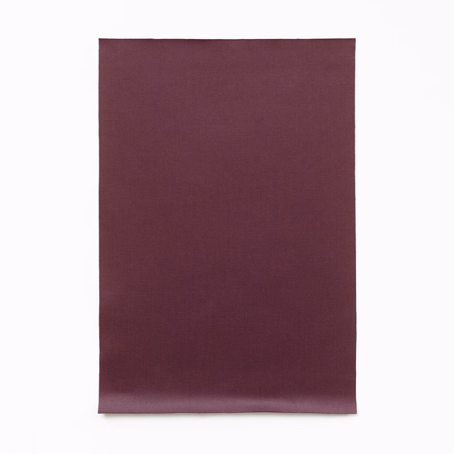 Deep plum Tabularasa satin swatch with a smooth, low reflective sheen