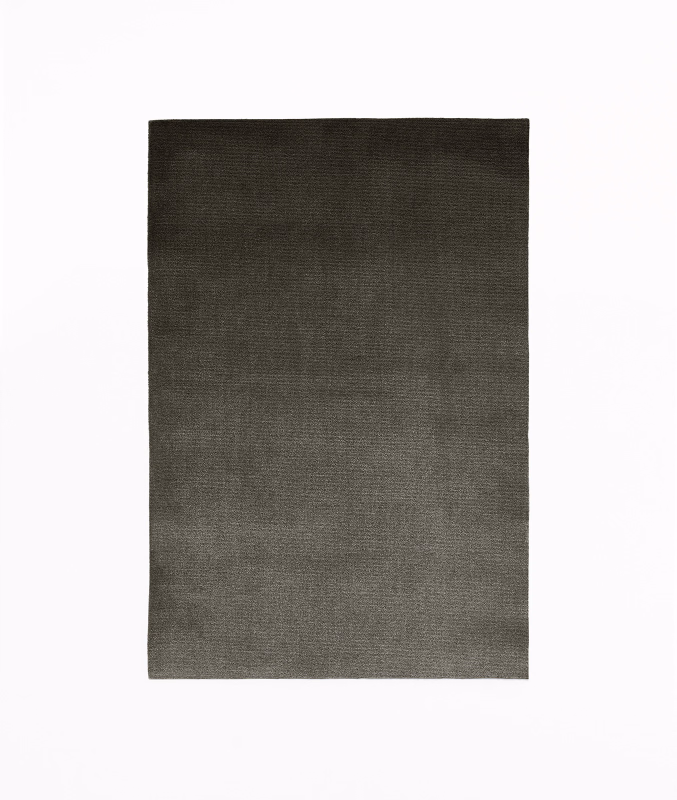 Deep anthracite velvet swatch with soft directional nap and subtle charcoal tonal shading