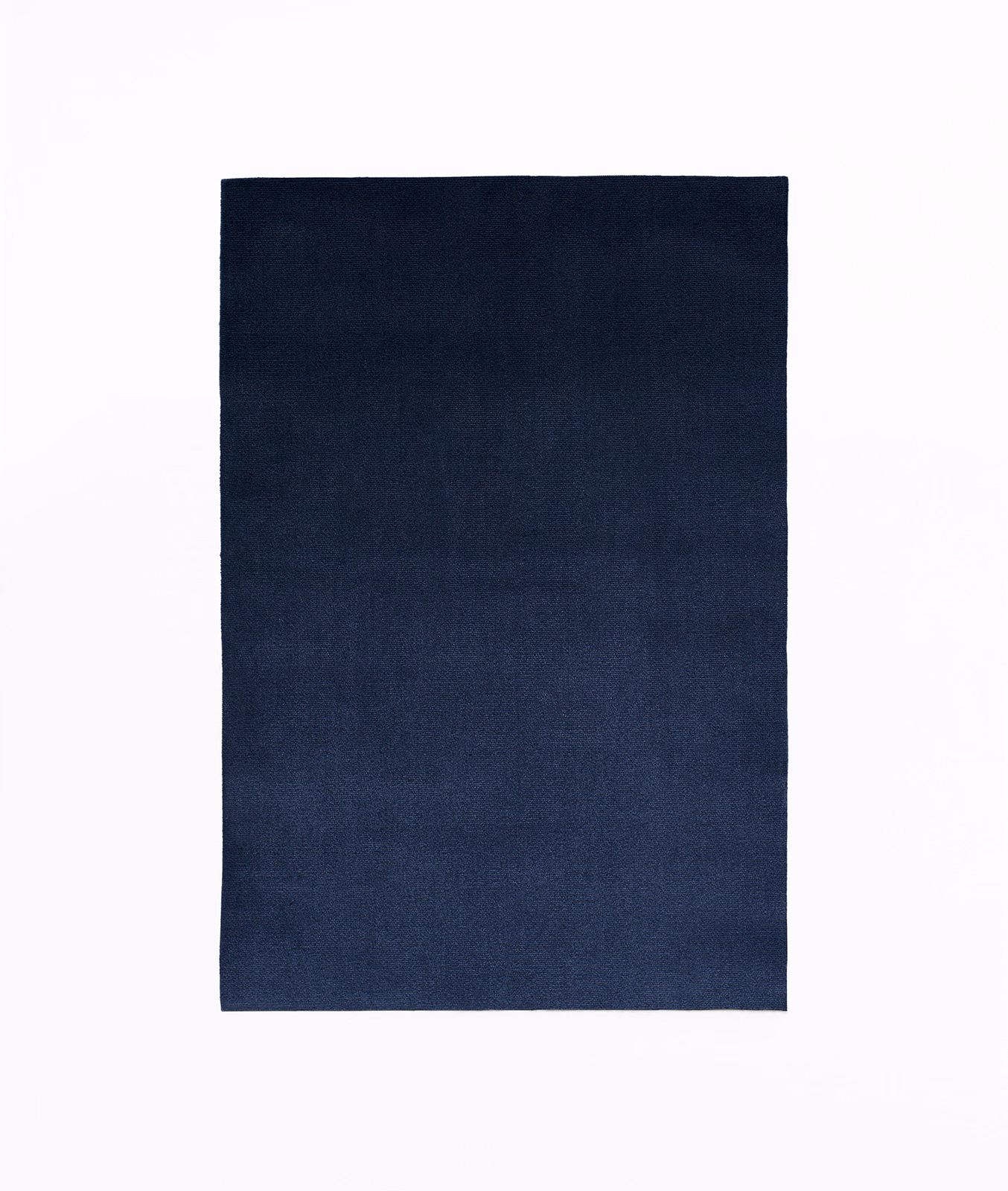 Deep navy-blue velvet swatch showing a softly shifting plain nap