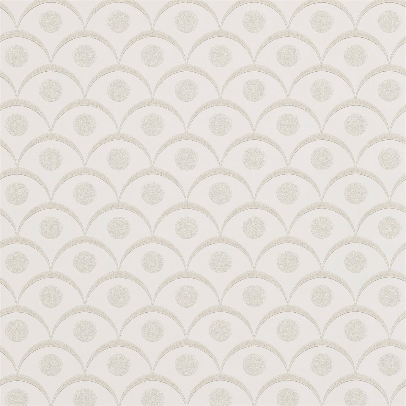 Warm ivory wallpaper with pale greige scallops and softly mottled circular centres
