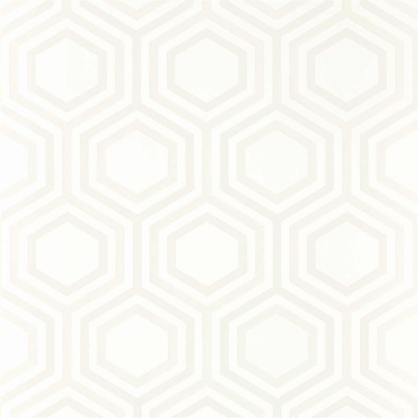 Pearl wallpaper with delicate silver interlocking hexagon outlines in a repeating geometric pattern