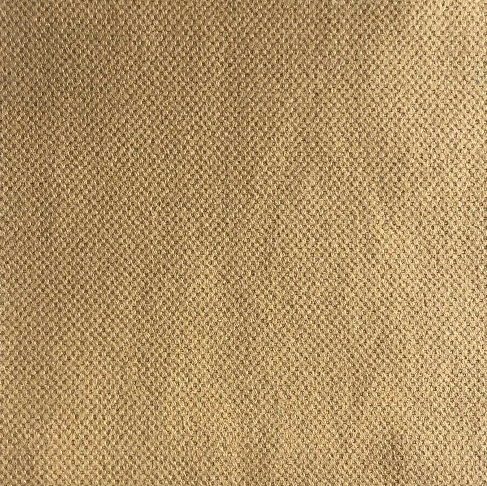 Warm beige Duo 135 with dense pebbled weave and subtle taupe flecks