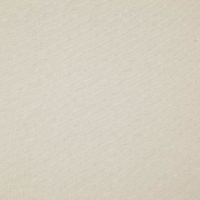 Close-up of Wemyss Baltic 11 Bone’s pale bone fine plain weave