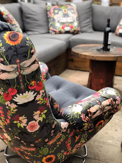 Simon Houlding upholstery and soft furnishings, a finished piece