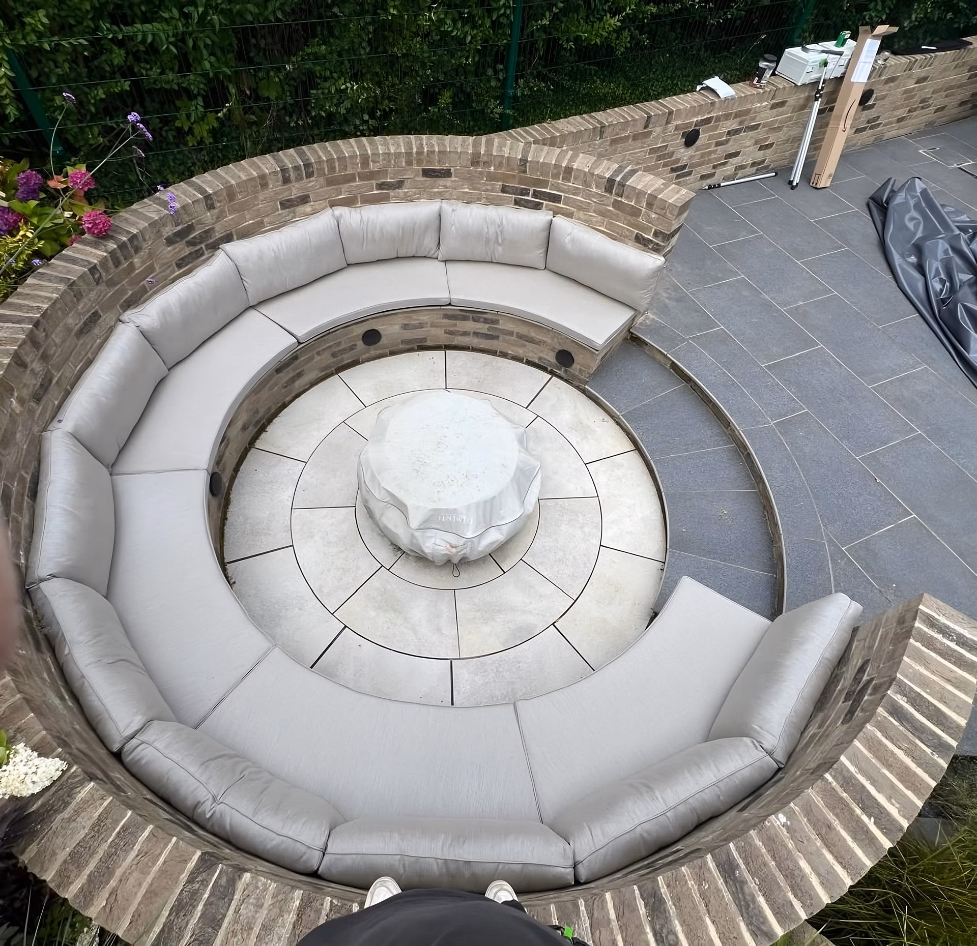 Outdoor cushions, photograph 2